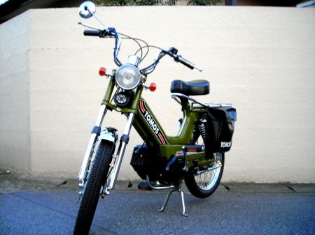 最近入荷したオリーブグリーンのTOMOSモペット（ほぼ新車）