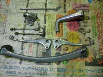 ベスパ用アルミパーツの磨き作業前の状態