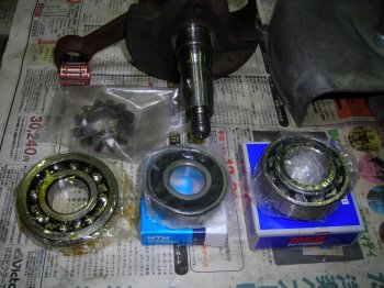 ベスパ用の新品ベアリングとクランク部品一式