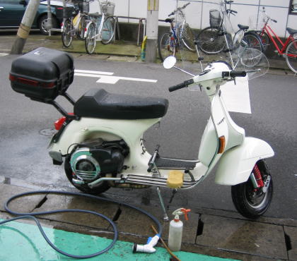 vespa（ベスパ）の洗車と初出勤