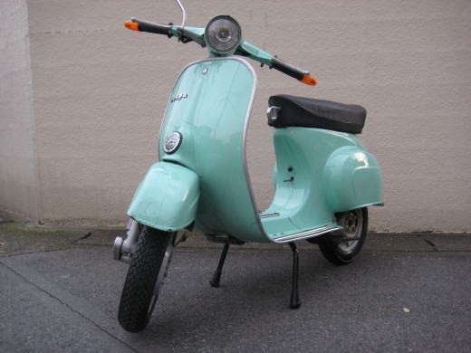 整備が完了したばかりのベスパ50S（人気のパステルグリーンカラー）