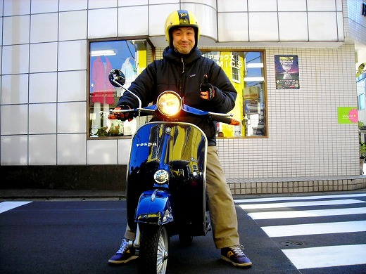 ET3納車時にオーナーと記念撮影された1枚