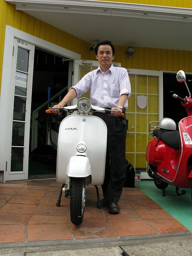 🛵 納車前の練習に臨むベスパ50sのお客様