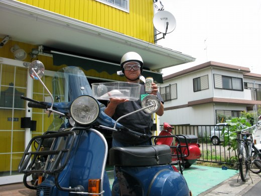 ベスパP200Eの引き取りとビールの家を持参したお客様