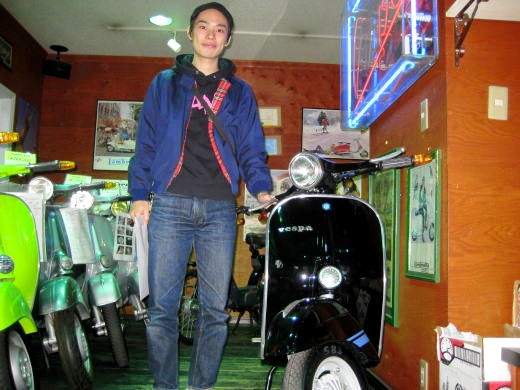 ET3を購入されたSKA好きのお客様と車輌の記念写真