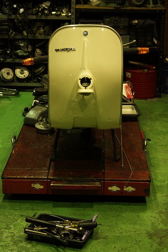 昭和30年代製のクラシックな自転車の全体像