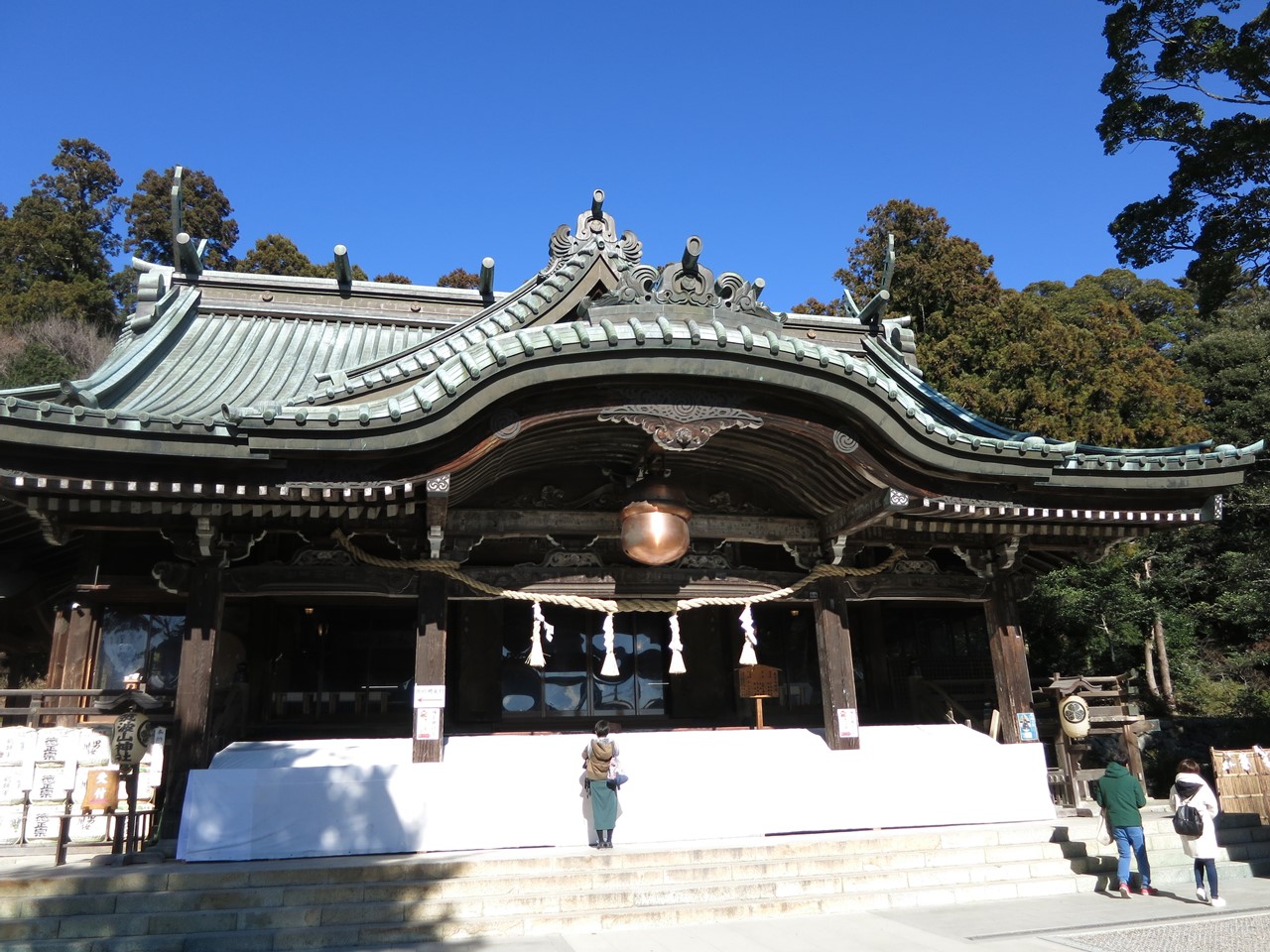 階段と本堂が見える筑波山神社、大御堂の工事現場