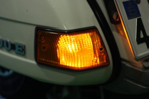 修理後に正常点灯する左ウィンカー