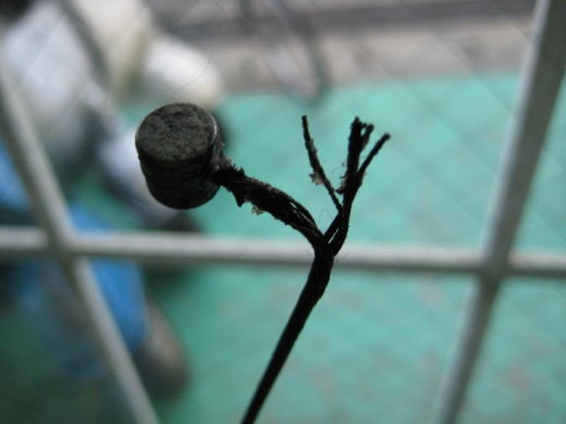 クラッチケーブルが切れかかったベスパのケーブル先端