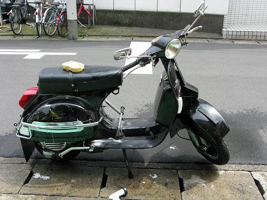 🧼作業完了後に洗車され、綺麗に仕上がったLMLのリアビュー