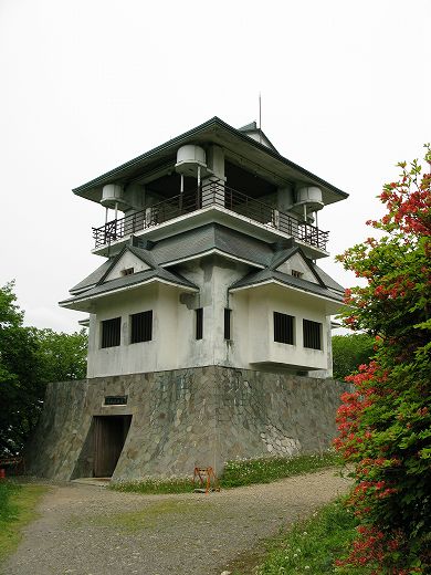八溝山の山頂にある展望台