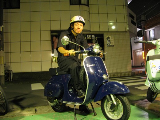 ナンバー取得を終えたET3オーナーと車体