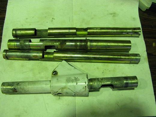 ハンドル周辺の分解とグリスアップ作業