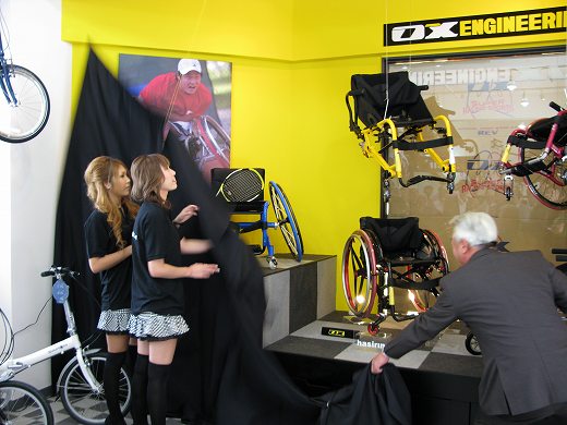 OXエンジニアリング製の車椅子展示風景