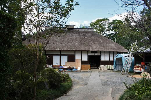 佐久良東雄の旧宅（茅葺き屋根の古民家）