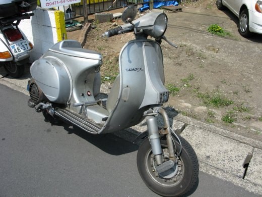 ヤレた雰囲気のシルバーのP200E(お客様車両)