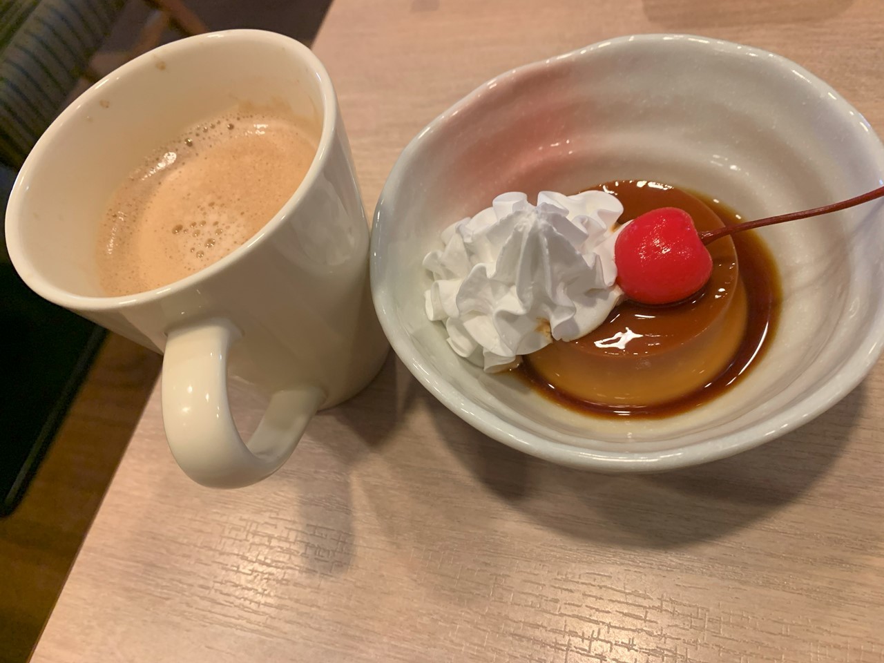 コーヒーとプリンのデザートセット