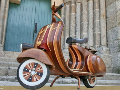 木製の車体で構成されたベスパのカスタム車両