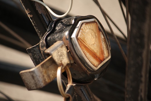 鍵が付いたレトロな自転車のキースイッチ部
