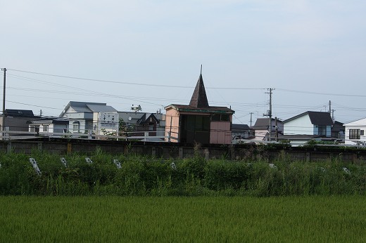 とんがり屋根の小さな駅舎「十川駅」