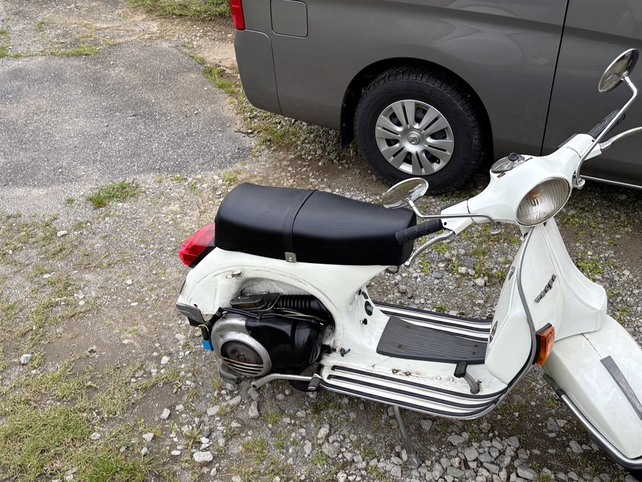 長期不動だったP125Xの車体左側全景