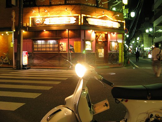 夜の柏の街中を走るPX200FL2、ナイトランの最終チェック