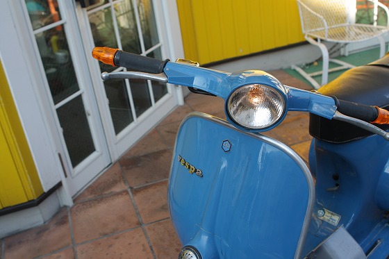 チャイナブルーのベスパ50s、エンジン始動まで進んだ整備作業
