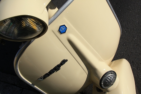 入荷したVespa 50sの全体写真。