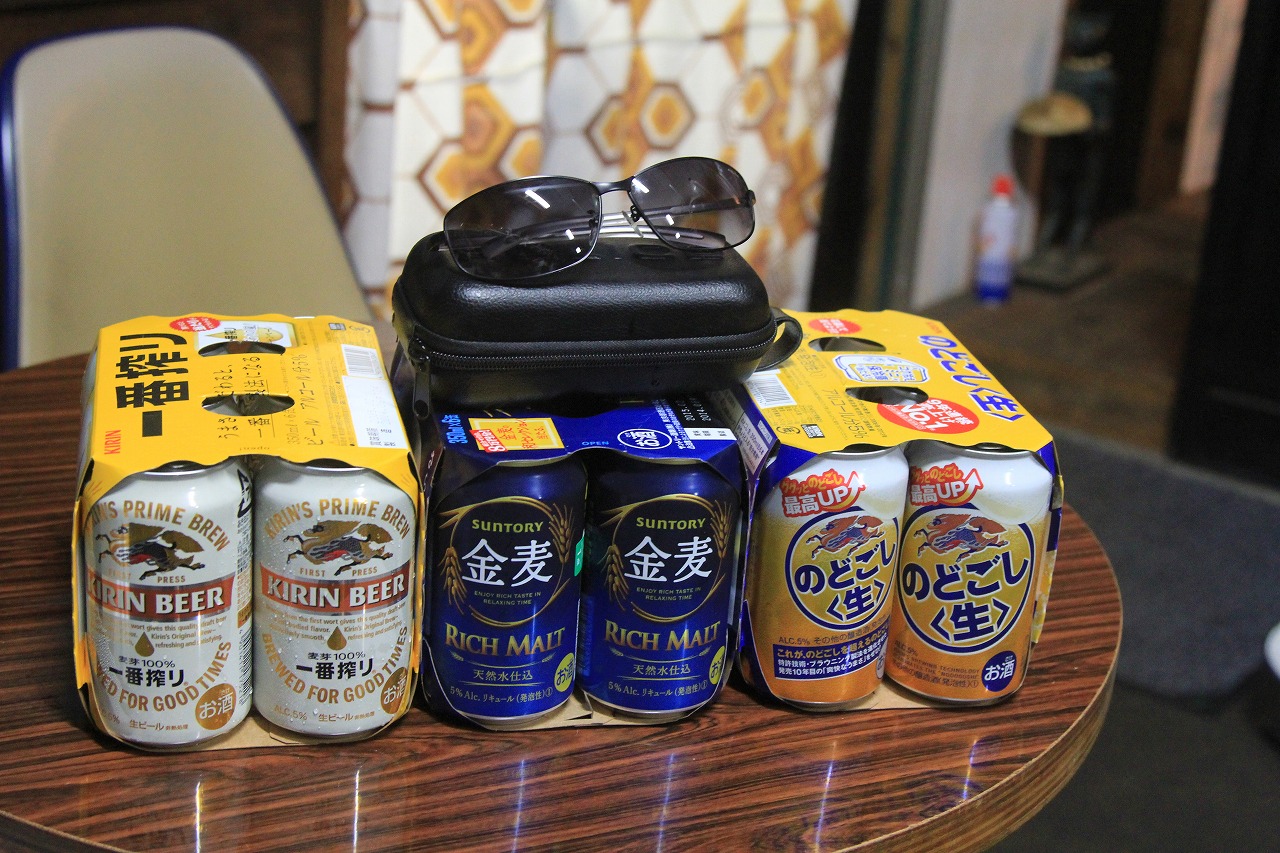 差し入れのおビール様とサングラス