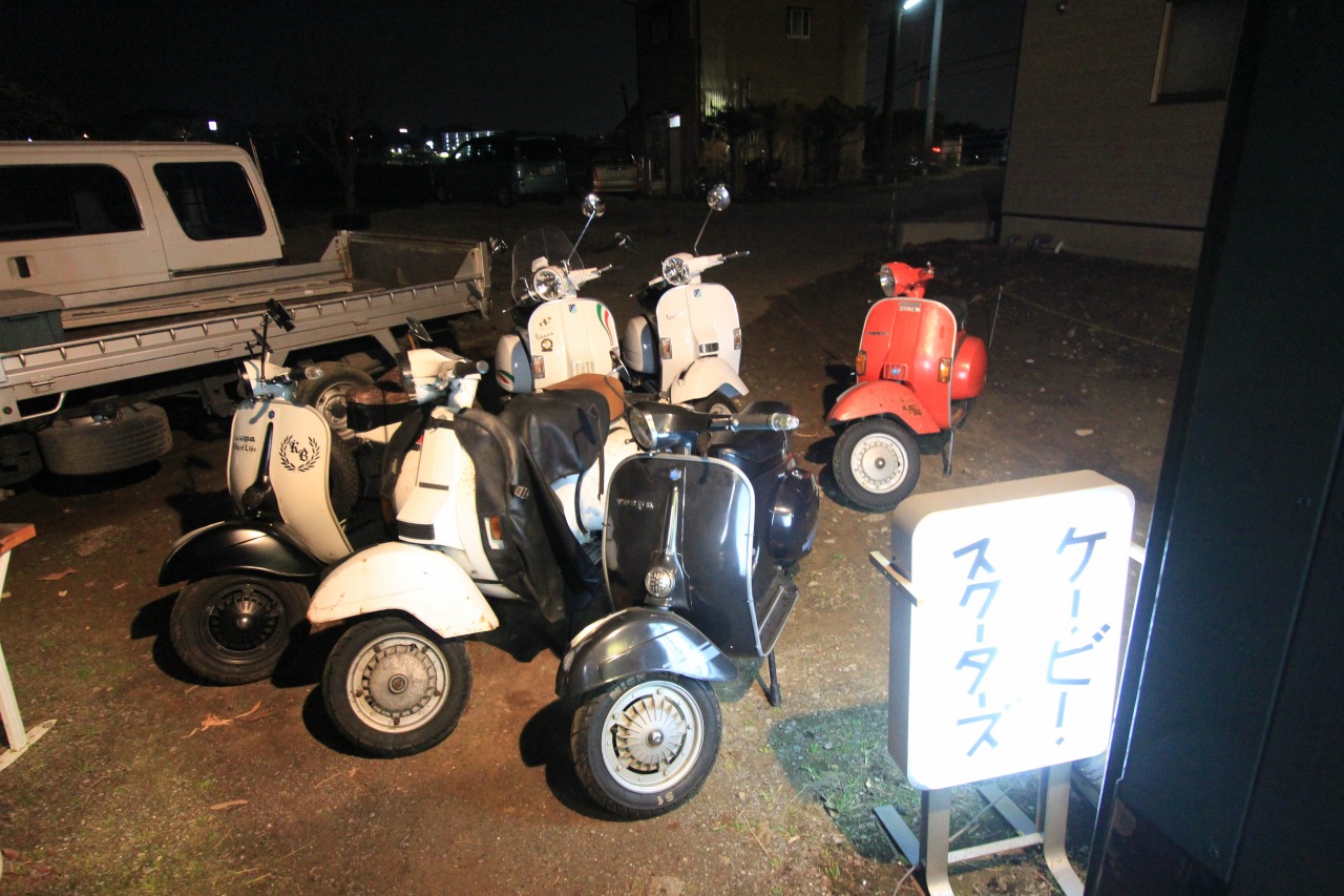 車両の入れ替え作業を始める直前のピットの様子