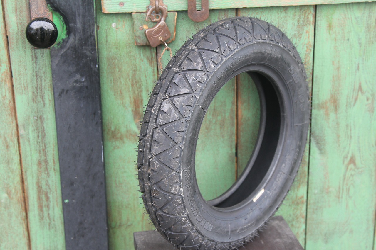 絶版となったMICHELIN SM100タイヤの在庫写真