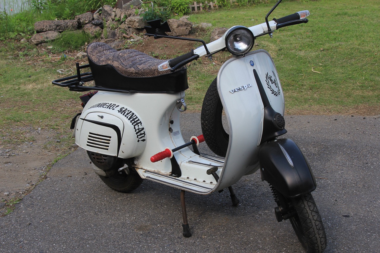 自分の愛車vespa100の全体写真