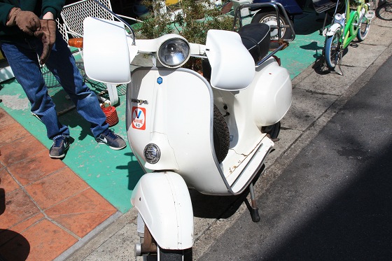 A様のvespa50sとナックルガードの装備状態。