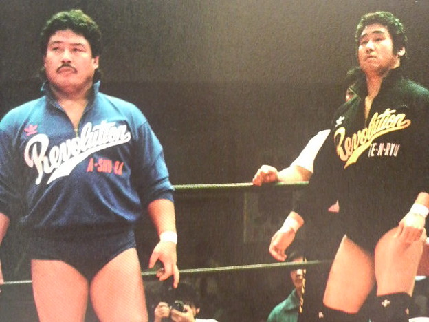 天龍と阿修羅原がリングで並ぶ懐かしの写真
