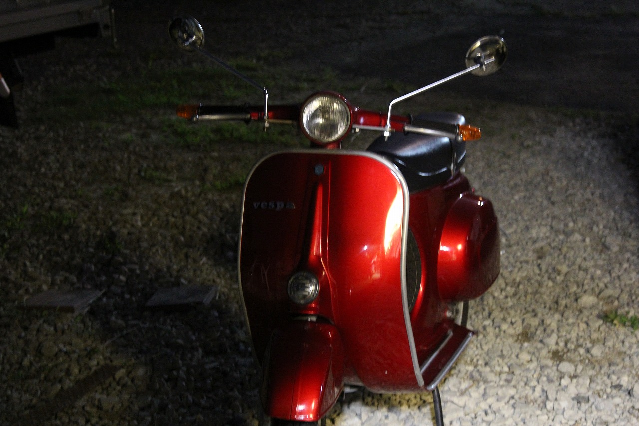ホームページ更新用に撮影したVespa50sの写真（ピンボケ）