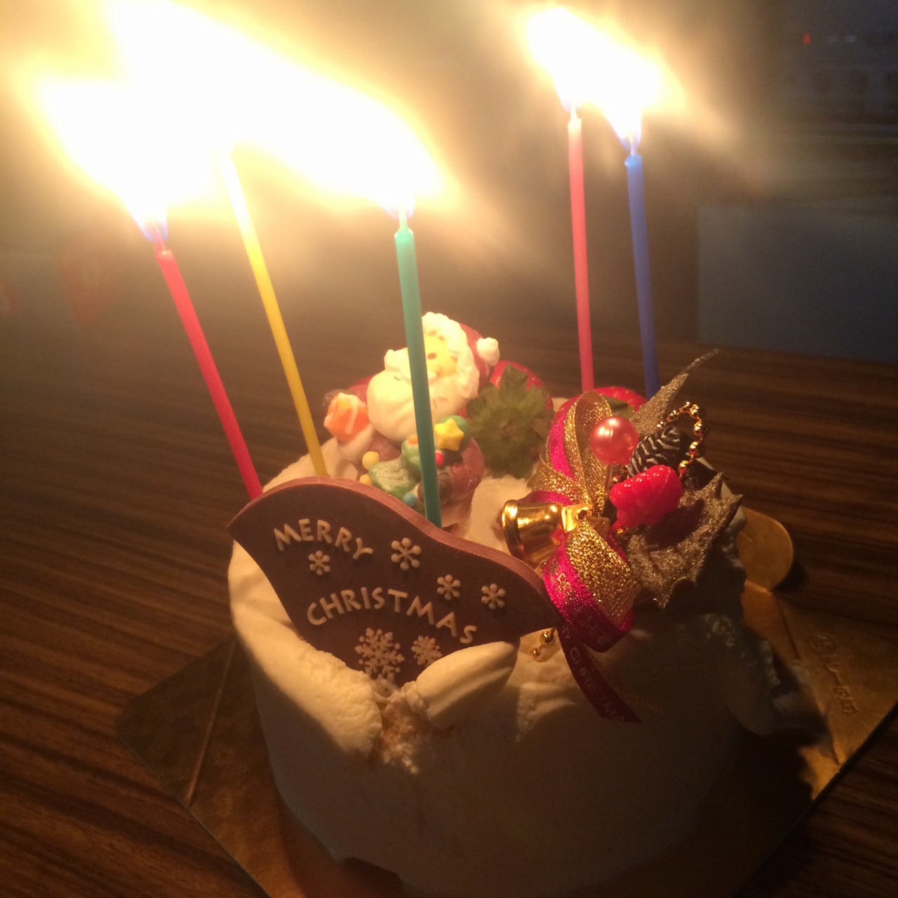 箱に入ったクリスマスケーキ