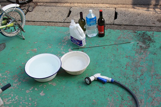 給水制限で水が出なくなった店前の張り紙