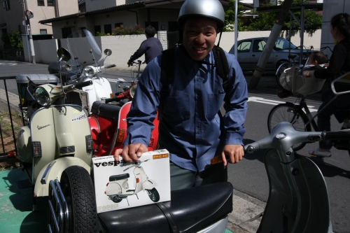 P200Eのプラモデルをプレゼントしてくれた若者