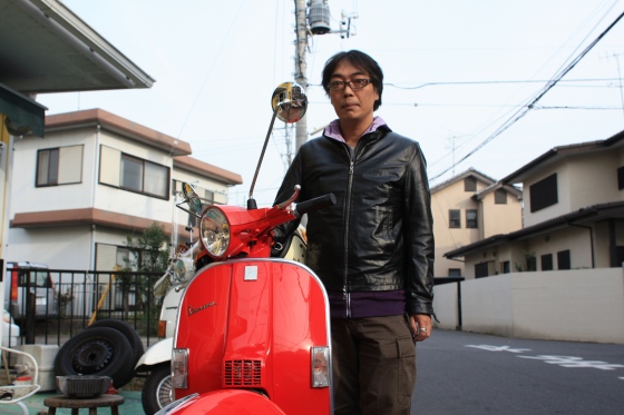 新車納車前のPX125EURO3とオーナーの記念撮影