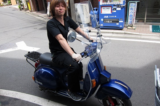 PX200FLのスタンドゴム交換作業中