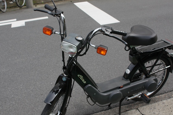 納車前の最終チェック中のCiao