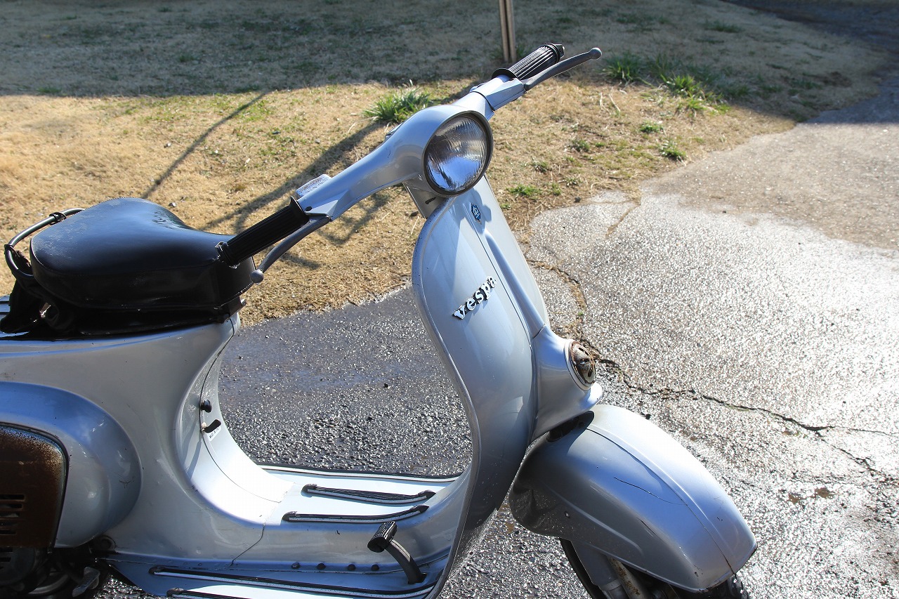 洗車後にボディが綺麗になったvespa50s