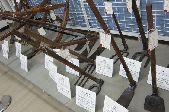 展示のタイトル「日本の農機具の進化展」パネル