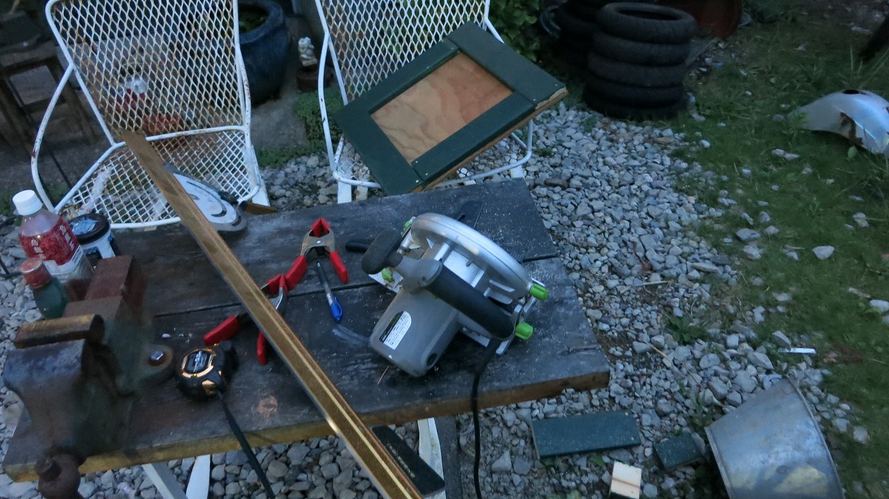 丸ノコを使ってDIY作業を開始