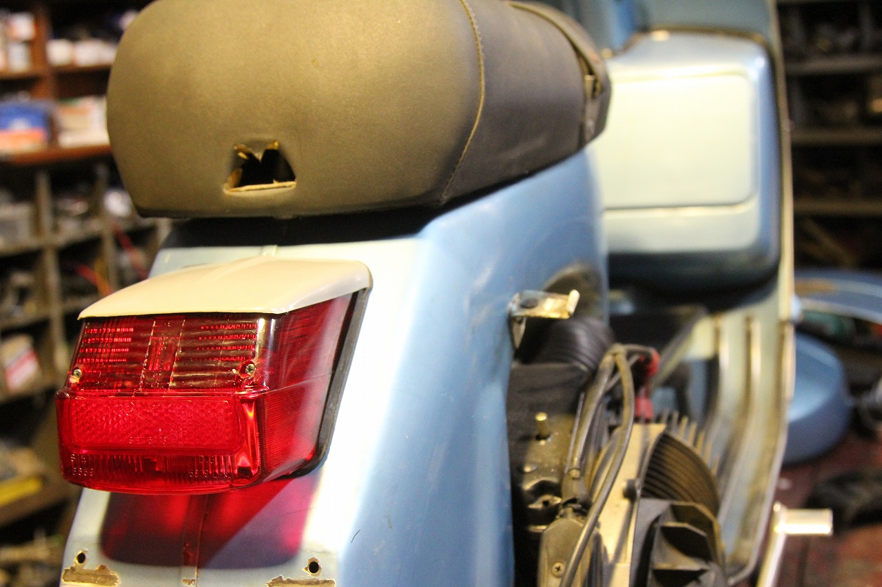 RALLY200のテールランプを取り付けたP125X