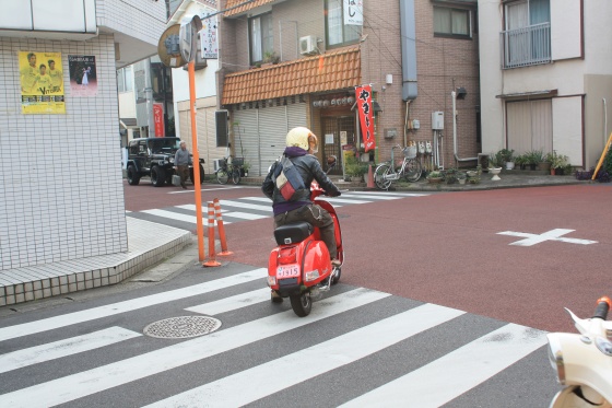 納車されたばかりの新車ベスパを見て羨ましくなる気持ち