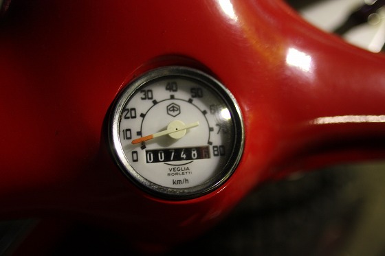 程度の良いVespa50sの中古車ボディ。