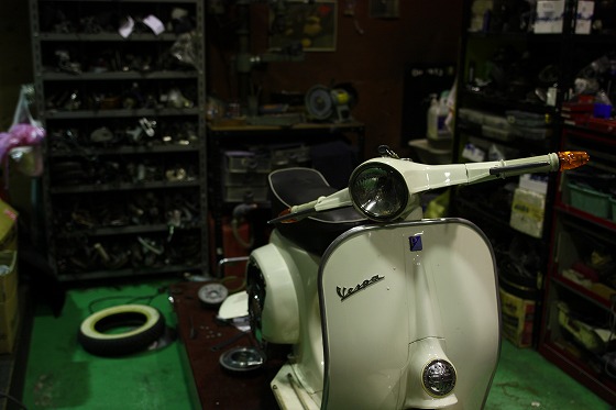 試運転前の整備が完了したvespa125ET3