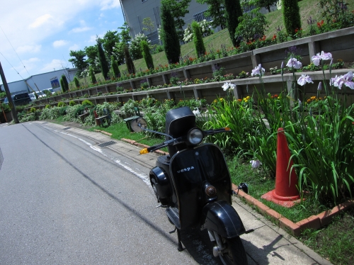 クラッチ修理後のVespa 50sを試運転中