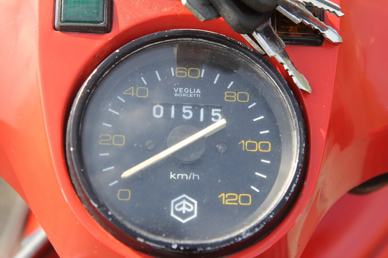 メーターに表示された1515kmの走行距離
